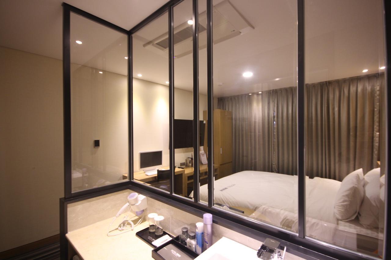 Mbn Hotel Changwon Exterior foto