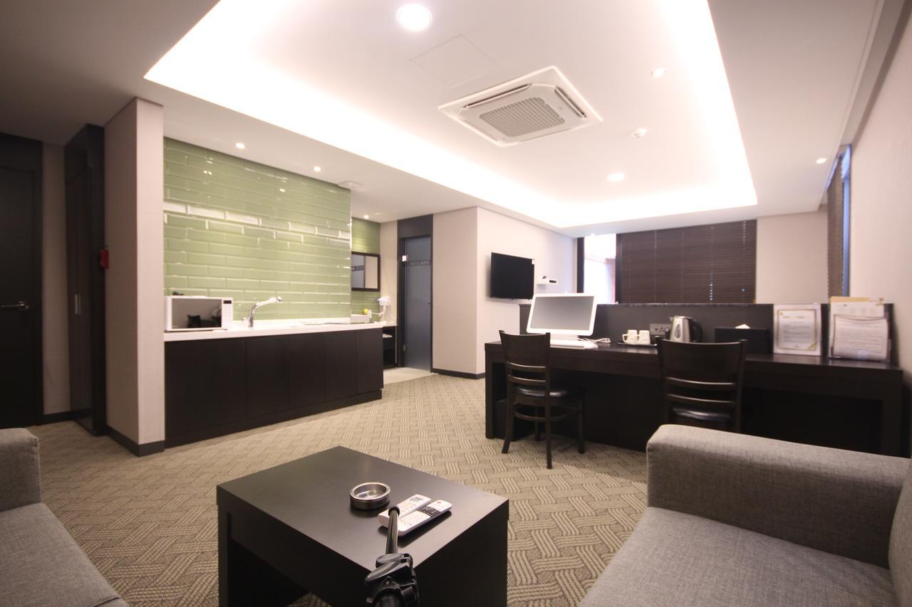 Mbn Hotel Changwon Exterior foto