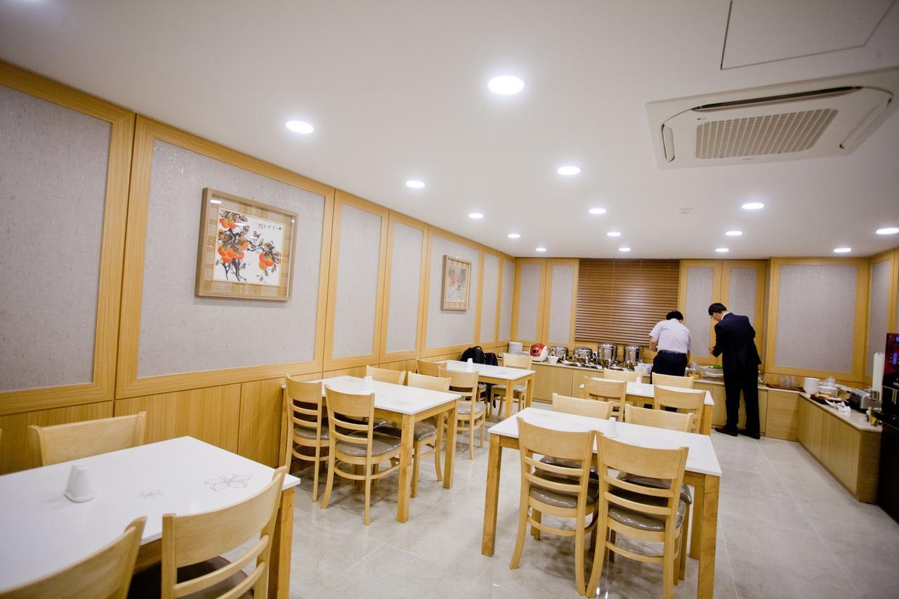 Mbn Hotel Changwon Exterior foto